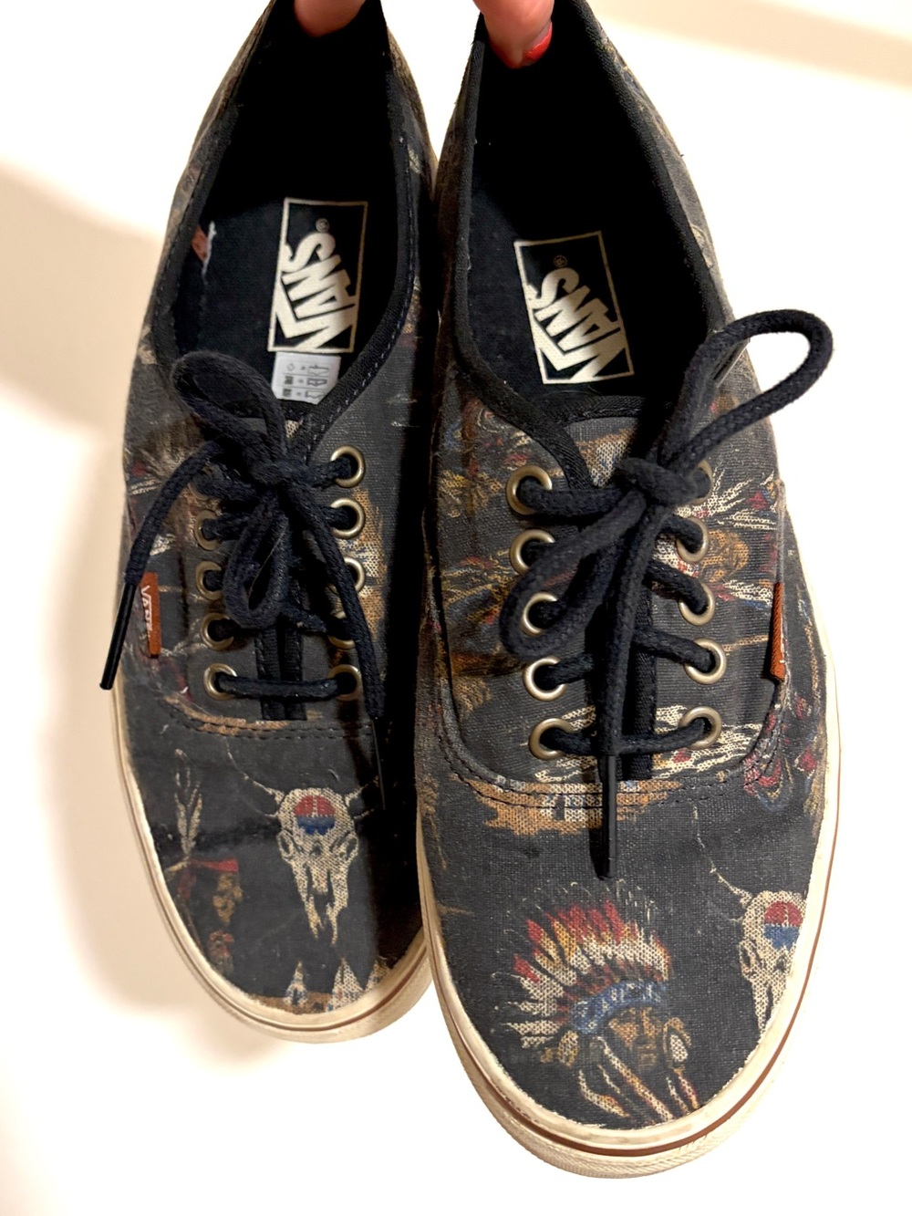 Vans | Unisex | Authentic Lace Ups | Men 8 Women 9.5